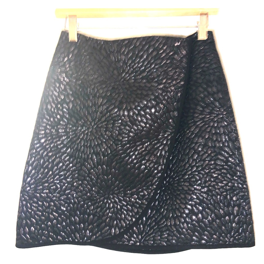 Loft Black Metallic Print Skirt. Size 2 Petite